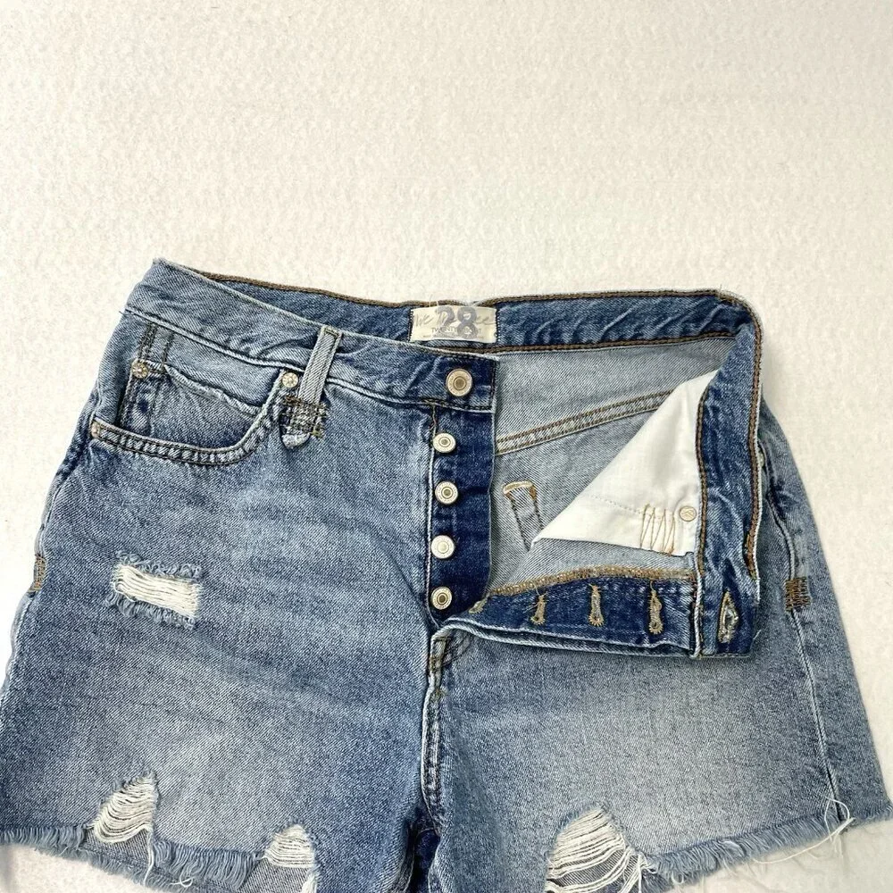Free People Distressed Cut-Off Denim Jean Shorts Boho Beach Medium Wash size 28